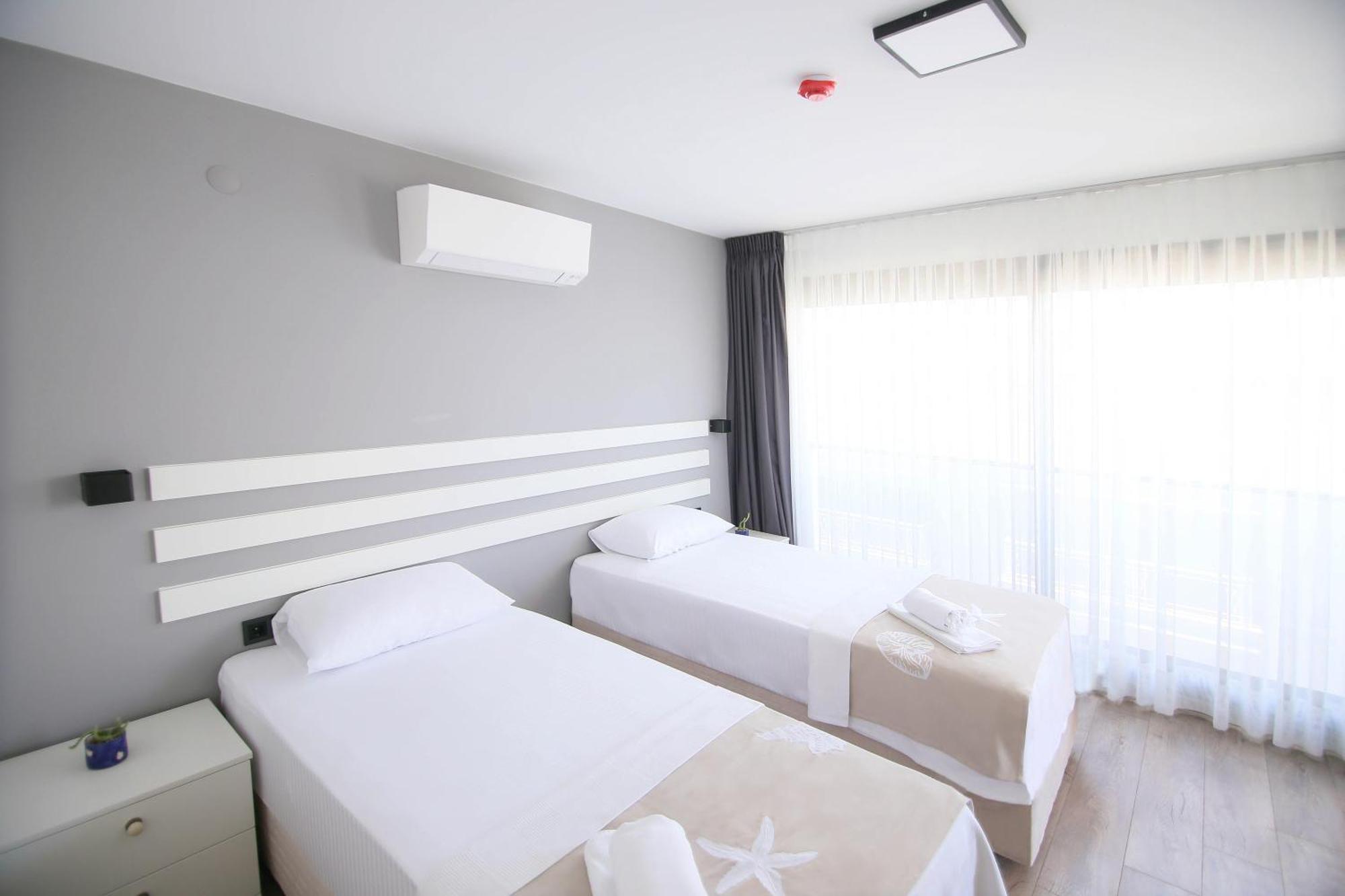 Krem Marin Otel Cesme Exterior foto